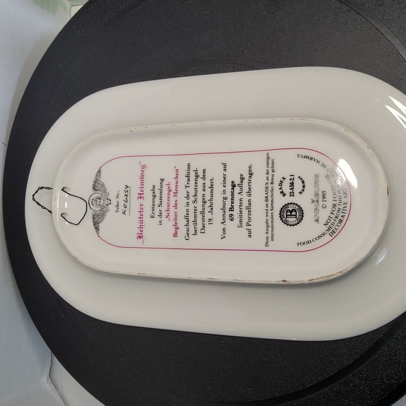 German gardening angel porcelain wall hanging - Picture 4 of 8